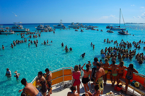 How to Avoid Grand Cayman Cruise Ship Crowds